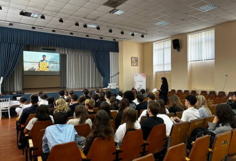 photo_5431529455316230661_y