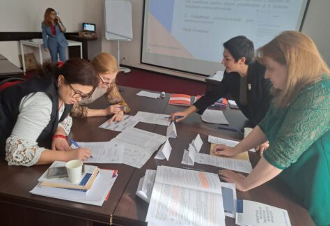 photo_5435950707535635489_y