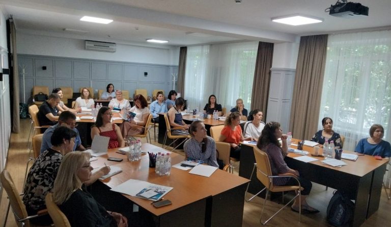 photo_5454316374240387143_y